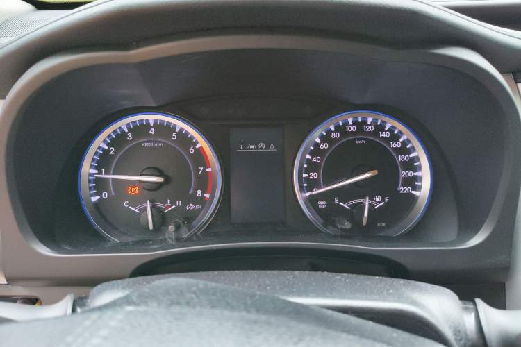 Used Toyota Highlander 2018 2.0T Two-Wheel Drive Luxury Edition 7 Seats China VI Standard
