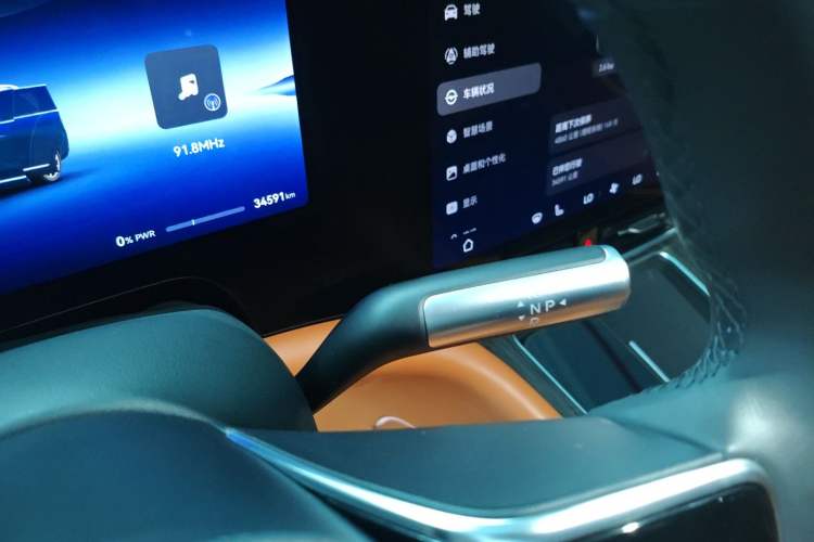 Used Hima AITO M9 2024 Range-Extended Ultra Version 52 kWh 6-Seater Model Gear Lever