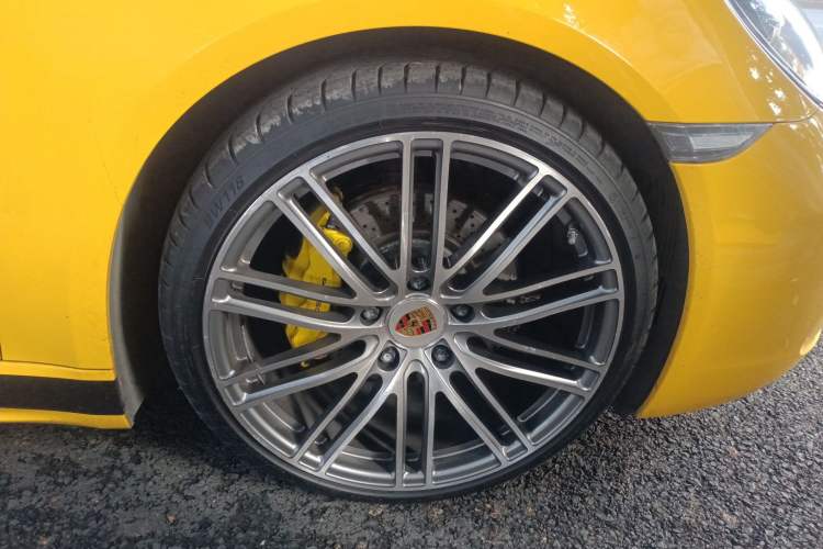 Used Porsche 718 2018 Cayman 2.0T
