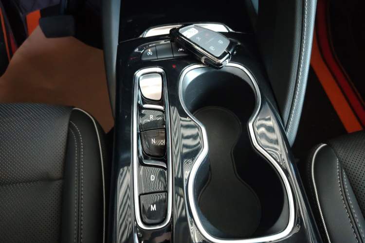 Used Buick Envision 2023 Encore Plus 652T Five-Seat Luxury Model Gear Lever