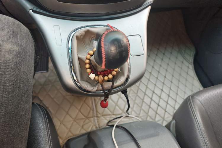 Used FORTHING Lingzhi 2013 M5 Q3 2.0L 7-seat Long-wheelbase Luxury Model
