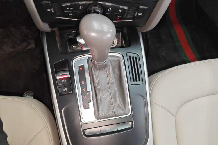 Used Audi A4L 2011 1.8 TFSI Comfort Model
