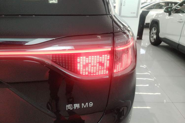 Used Hima AITO M9 2024 Range-Extended Ultra Version 52 kWh 5-Seater Model Exterior 3