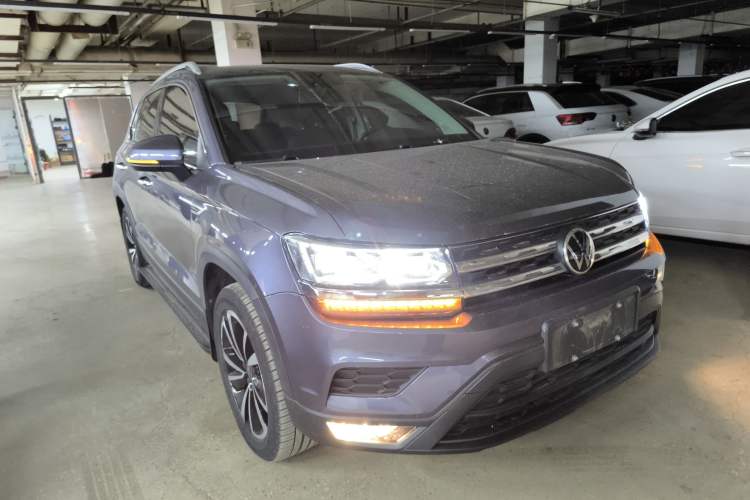 Used Volkswagen Tharu 2022 280TSI Two-Wheel-Drive Luxury Edition Front Right 45 Deg