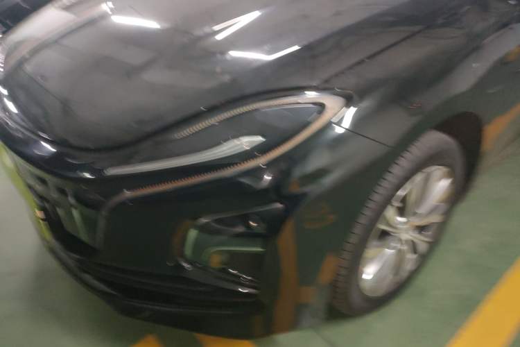 Used Hongqi E-QM5 2022 431 km Charge & Enjoy Edition
