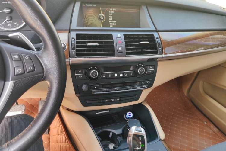 Used BMW X6 2013 xDrive35i Audio And AC Panel