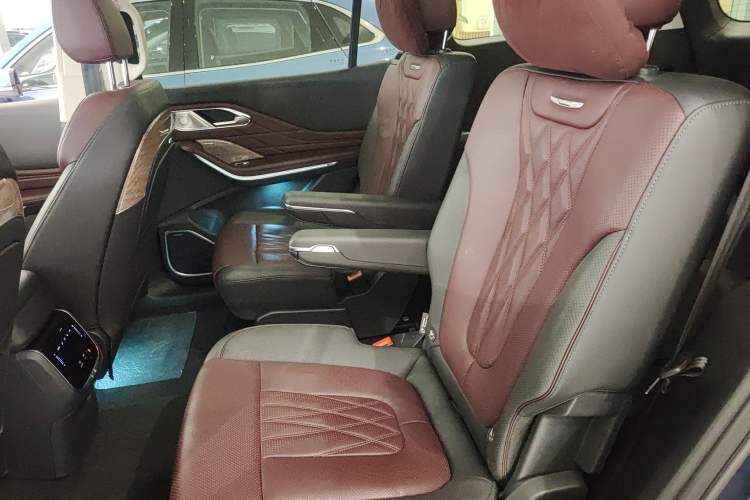 Used Hongqi HS7 2023 2.0T Automatic All-Wheel-Drive Flagship Edition Six Seats
