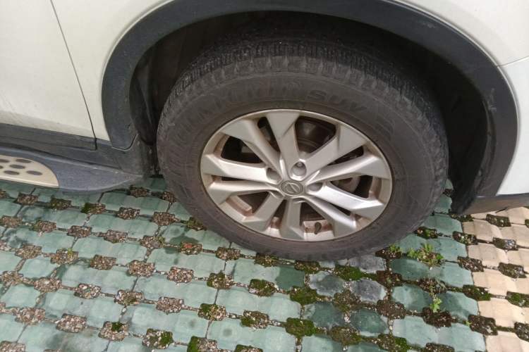 Used Nissan X-Trail 2014 2.0L CVT Comfort Edition 2WD Right Front Wheel Hub