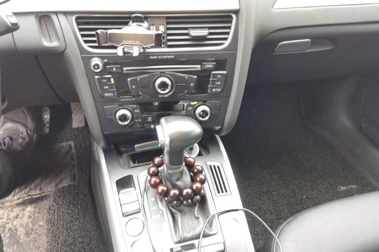 Used Audi A4L 2016 35 TFSI Collector's Edition Automatic Standard Model Gear Lever