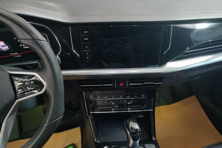 Used Volkswagen Passat 2023 Restyled 330TSI Starry Luxury Edition Audio And AC Panel