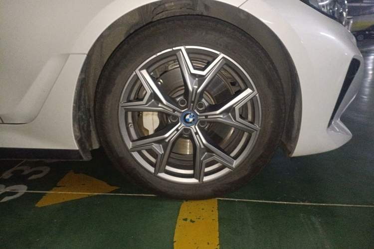 Used BMW i3 2024 eDrive 35 L Right Front Wheel Hub