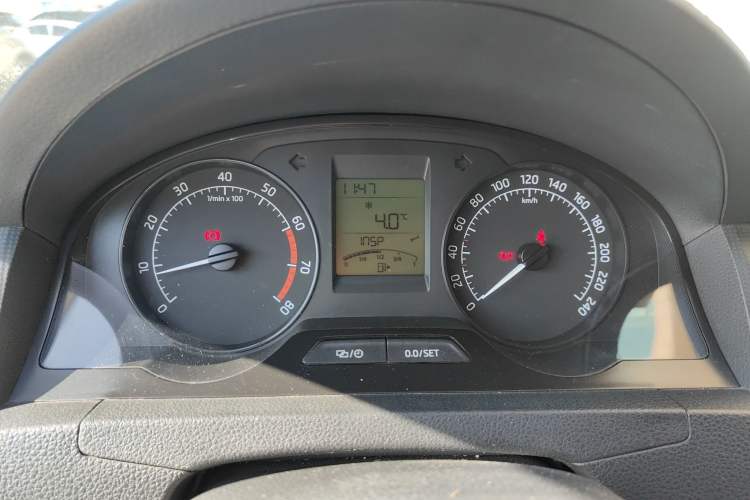 Used Skoda Rapid 2016 1.6L Manual Front-Wheel-Drive Version