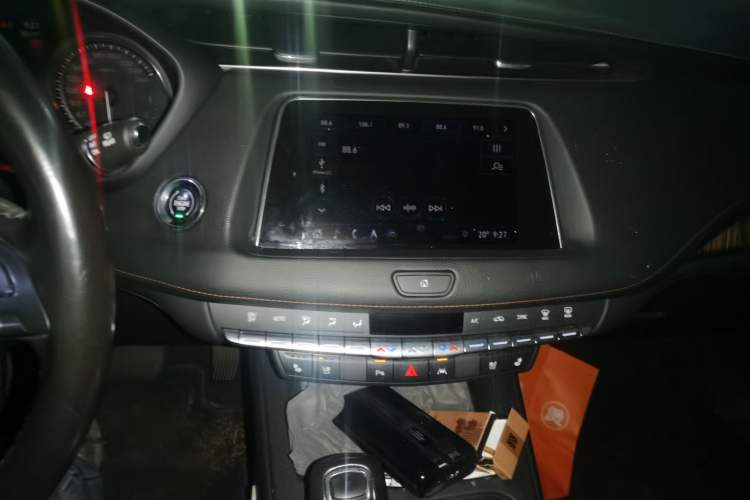 Used Cadillac XT4 2018 28T 4x4 Platinum Edition