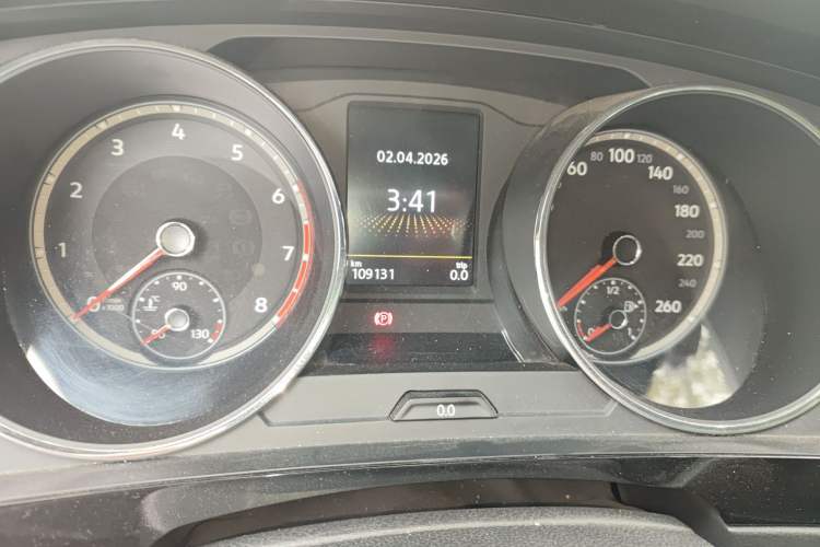 Used Volkswagen Tiguan L 2018 Facelift 330TSI Automatic Two-Wheel Drive Luxury Edition Odometer Close Up