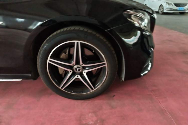 Used Mercedes-Benz E-Class 2020 E 300 L Sporty and Stylish Model Right Front Wheel Hub