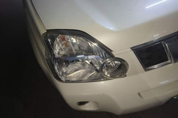 Used Nissan X-Trail 2010 2.5L CVT Luxury Edition 4WD Exterior 6