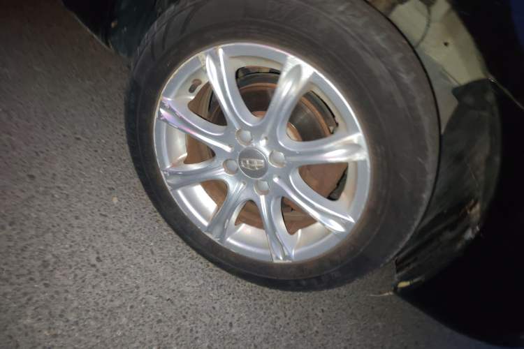 Used Geely Auto Diamond 2016 1.5L Manual Elite Version China IV Standard
