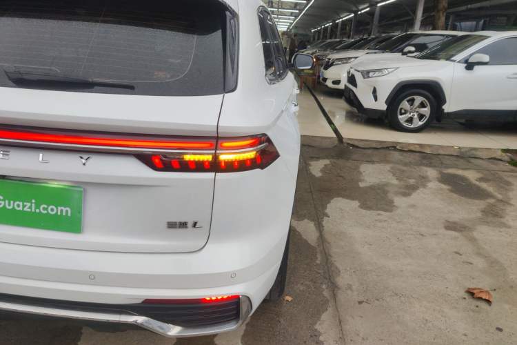 Used Geely Auto Monjaro L 2024 2.0TD High-Power Automatic Two-Wheel Drive Yunqi Version Right Rear Taillight