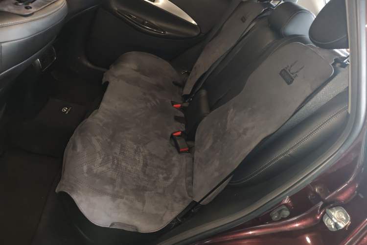 Used Infiniti QX50 2015 2.5L Comfort Edition Left Rear Seat
