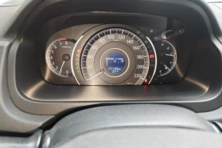 Used Honda CR-V 2013 2.4L two-wheel drive luxury version Odometer Close Up