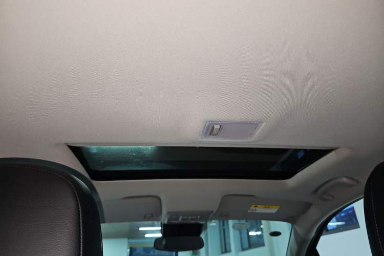 Used Chevrolet Trax 2016 1.4T Automatic Two-Wheel Drive Comfort Version with Sunroof