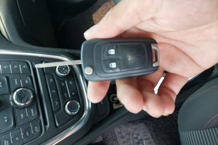 Used Buick Encore 2015 1.4T Automatic Two-Wheel Drive Urban Elite Version