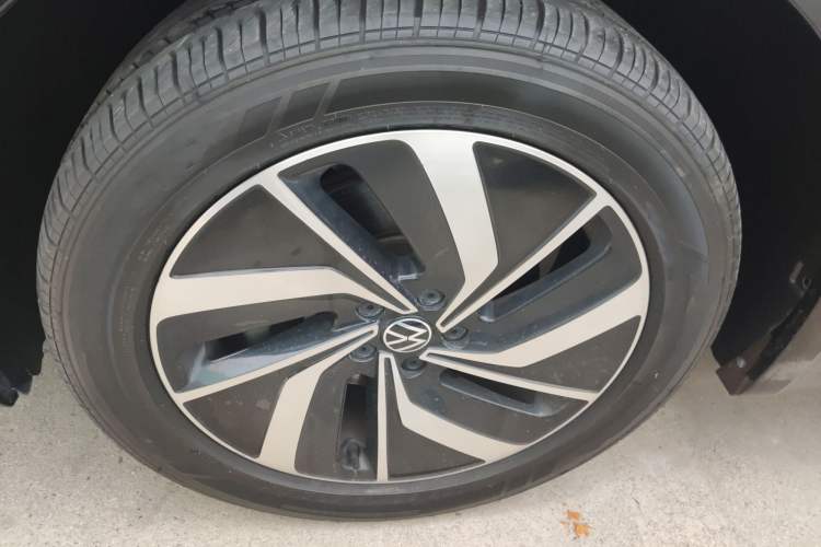 Used Volkswagen Viloran 2024 330TSI Luxury Edition Exterior 4