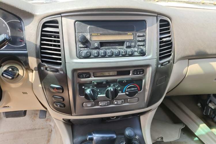 Used Toyota Land Cruiser 2005 4.5L Automatic GX Audio And AC Panel