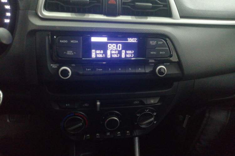 Used Hyundai Verna (older generation) 2017 1.4L Automatic YueXiang Edition China V-standard Audio And AC Panel