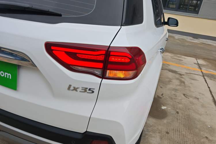 Used Hyundai ix35 2019 2.0L Automatic 2WD Zhiyong·Changxiang Edition China VI Standard Exterior 3