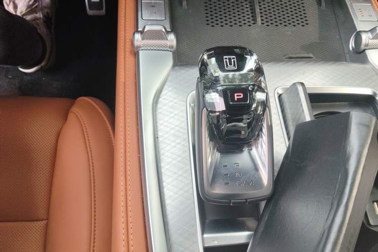 Used Tank 700 New Energy 2024 Hi4-T Extreme Edition Gear Lever