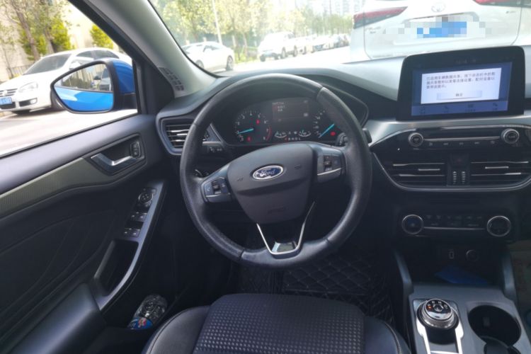 Used Ford Focus 2020 Sedan EcoBoost 180 Automatic Trend Edition Steering Wheel