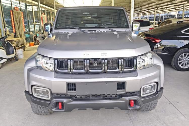 Ojetý BAIC Off-Road BJ40 2021 2.0T Automatic Four-Wheel Drive Ring the Tower Champion Edition