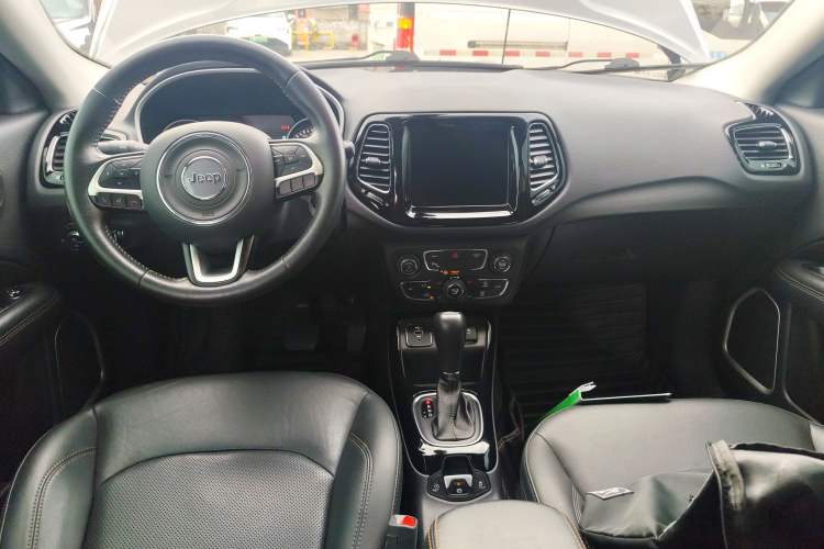 Used Jeep Compass 2019 220T Automatic Family Edition