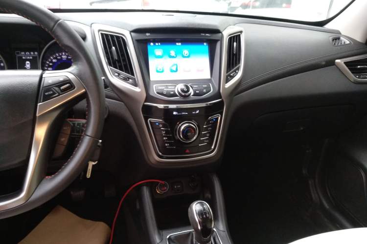 Used CHANGAN CS35 2017 1.6L Manual Luxury Model Audio And AC Panel