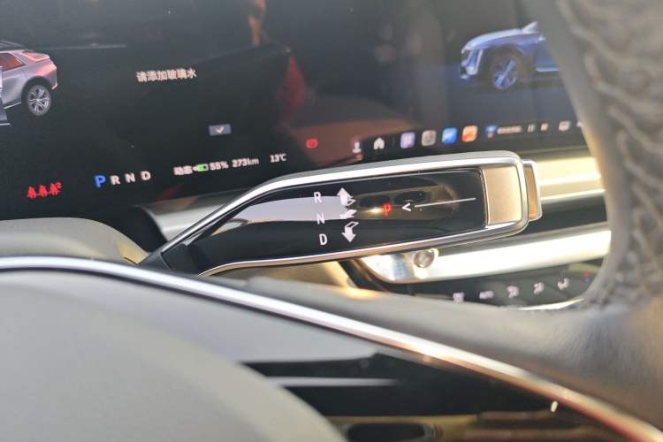 Used Cadillac LYRIQ 2022 Rear-Drive Long-Range Luxury Edition
