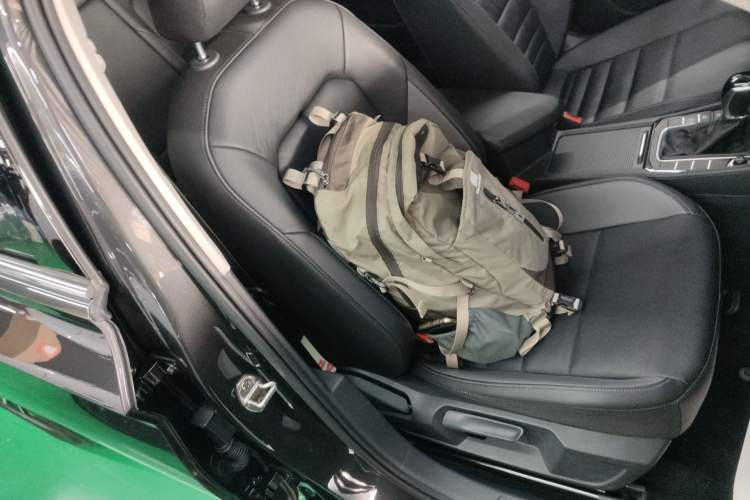 Used Volkswagen Sagitar 2021 200TSI DSG Comfort Connect Edition Right Front Seat