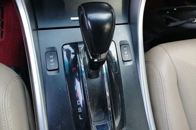 Used Honda Accord 2014 2.0L EXN Luxury Navigation Edition Gear Lever