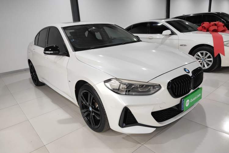 Used BMW 1 Series 2021 125i M Sport Night Edition Front Right 45 Deg