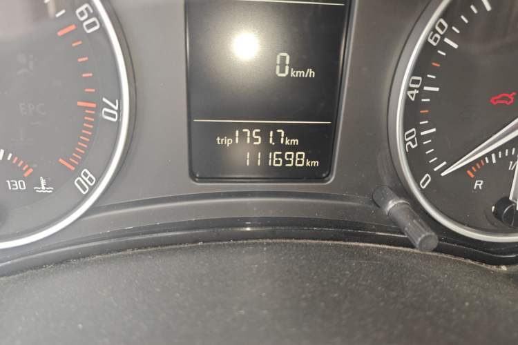 Used Skoda Octavia 2012 1.6L Automatic Yijun Edition Odometer Close Up