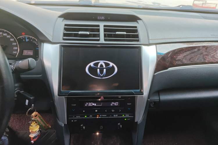 Used Toyota Camry 2016 2.0G 10th Anniversary Leading Edition
