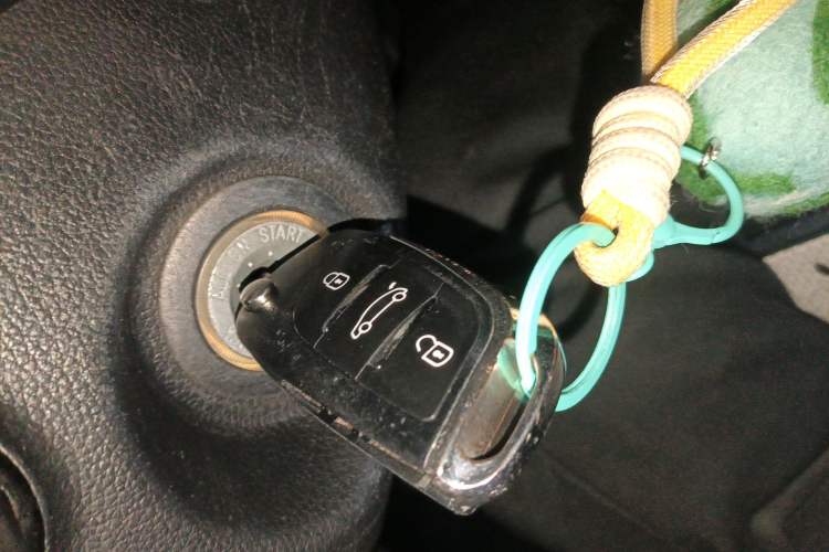 Used Kia Sportage R 2012 2.0L Automatic Two-Wheel Drive GL Trim
