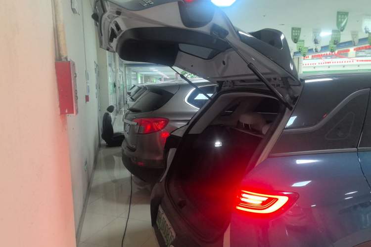 Used BYD Yuan UP 2025 Intelligent Driving Version 401 km Leading Edition
