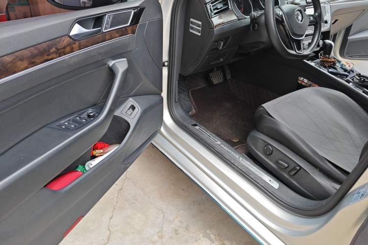 Used Volkswagen Magotan 2017 330TSI DSG Luxury Model