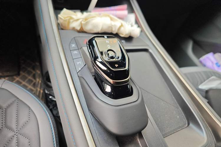 Used Ford Edge 2023 Ford Explorer L 2.0T EcoBoost Two-Wheel Drive 7-Seater Luxury Model