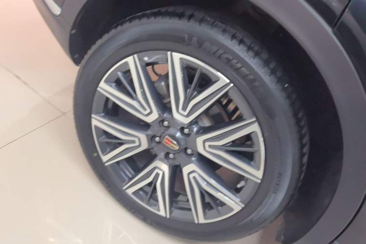 Used Hongqi HS5 2022 Facelifted Version 2.0T Smart Connect Flagship All-Wheel-Drive Edition