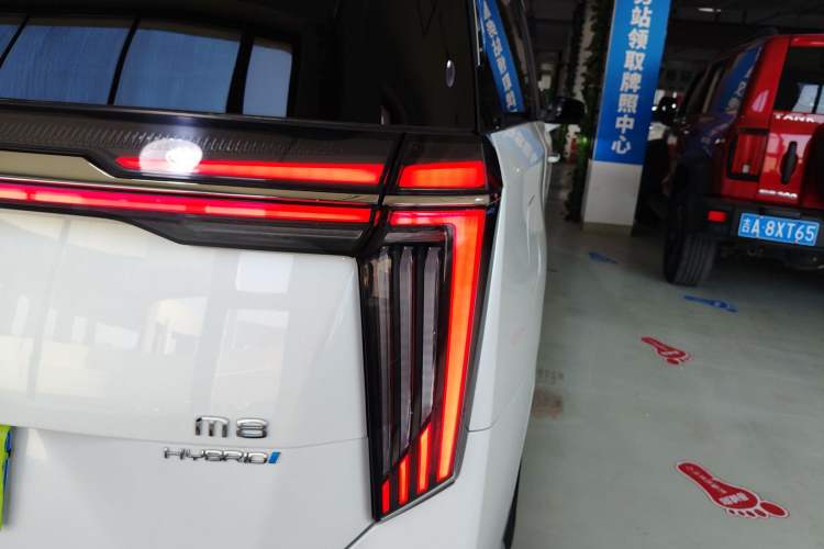 Used GAC Trumpchi M8 2024 Zongshi Series Dual-Motor Supreme Edition Exterior 3