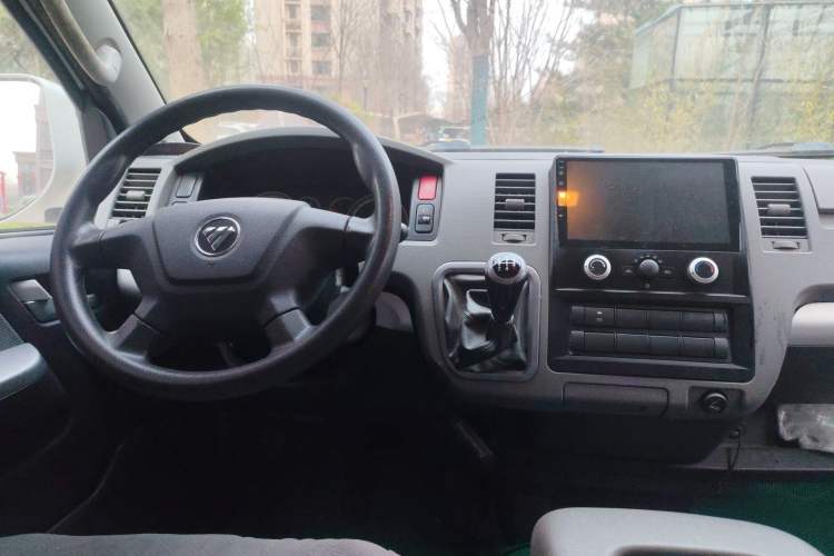 Used Foton Scenic G7 2017 2.0L Short-Wheelbase Commercial Van High-Roof 2-Seater 4Q20M
