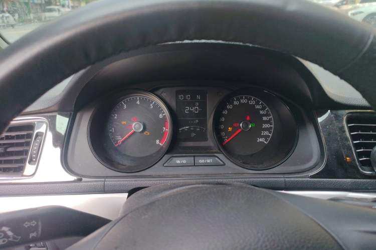 Used Volkswagen Lavida 2015 1.6L Automatic Fashion Edition Instrument Cluster