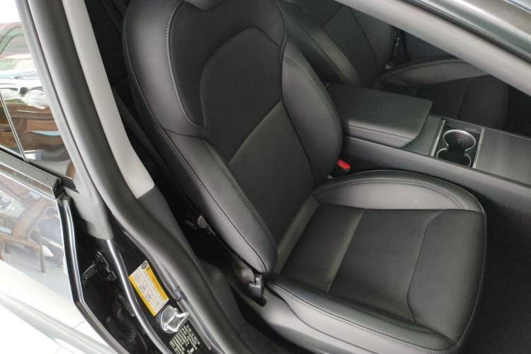 Used Tesla Model 3 2025 Rear-Wheel-Drive Version